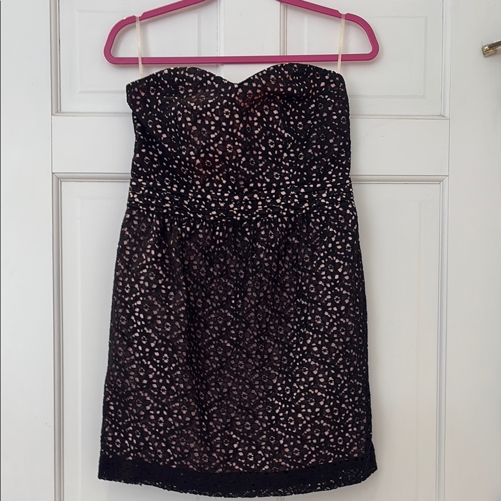 Elegant Black Lace Strapless Dress with Light Pink Lining